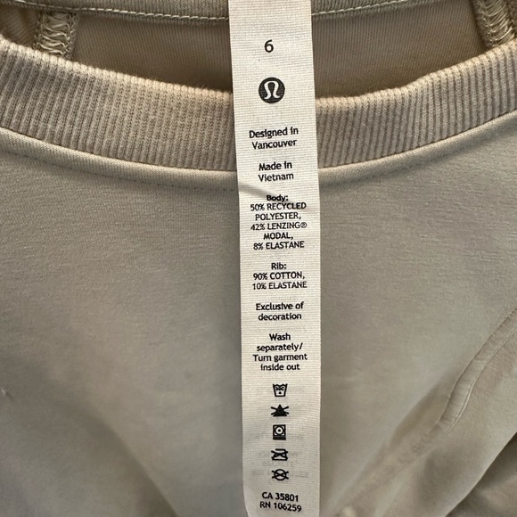 Lululemon Cropped Long-Sleeve - Picture 3 of 4